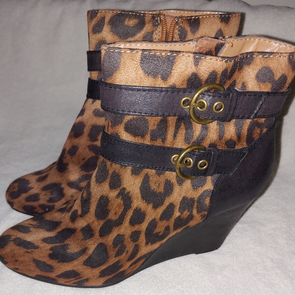 Wedge Heel Boots - Size 9 - Picture 1 of 5